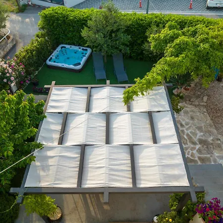 Modern With An Outdoor Jacuzzi Brodarica