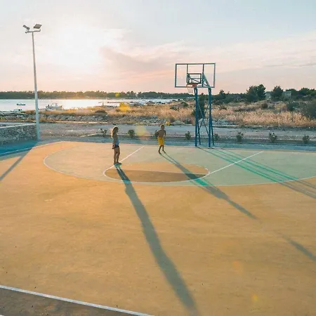 Modern With An Outdoor Jacuzzi *