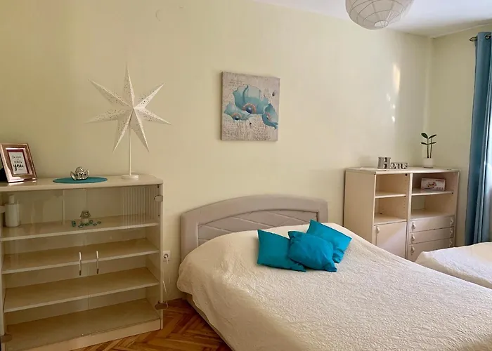 Modern With An Outdoor Jacuzzi Brodarica (Sibenik-Knin)