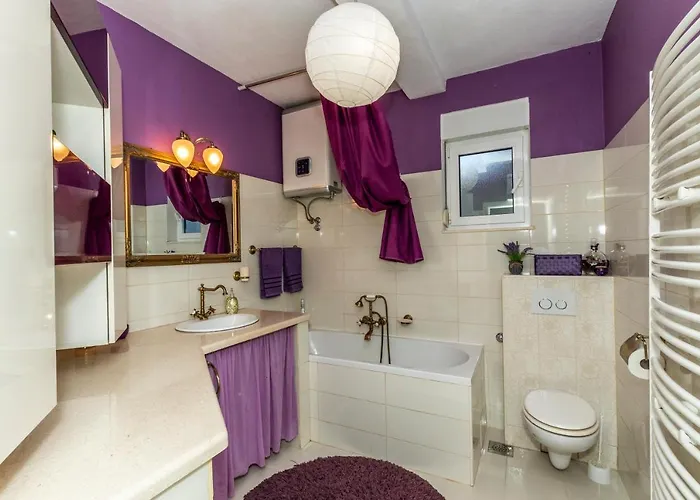 Modern With An Outdoor Jacuzzi Brodarica (Sibenik-Knin)