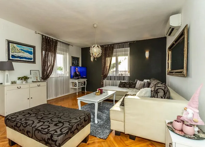 Modern With An Outdoor Jacuzzi