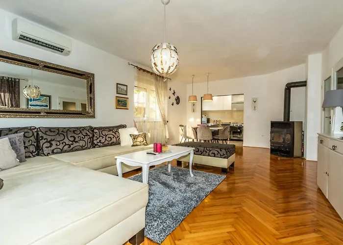 Modern With An Outdoor Jacuzzi Lejlighed Brodarica (Sibenik-Knin)