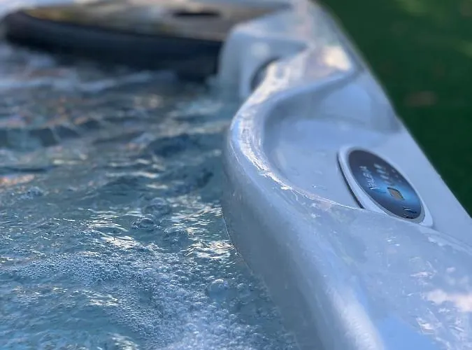 Modern With An Outdoor Jacuzzi *