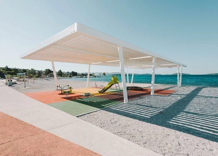 Modern With An Outdoor Jacuzzi *